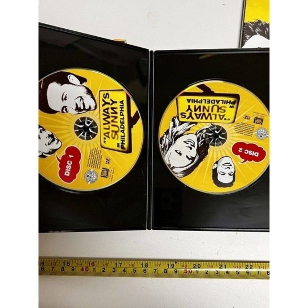 Its Always Sunny in Philadelphia Seasons 1 & 2 DVD Set Danny DeVito FX Comedy - Picture 3 of 10